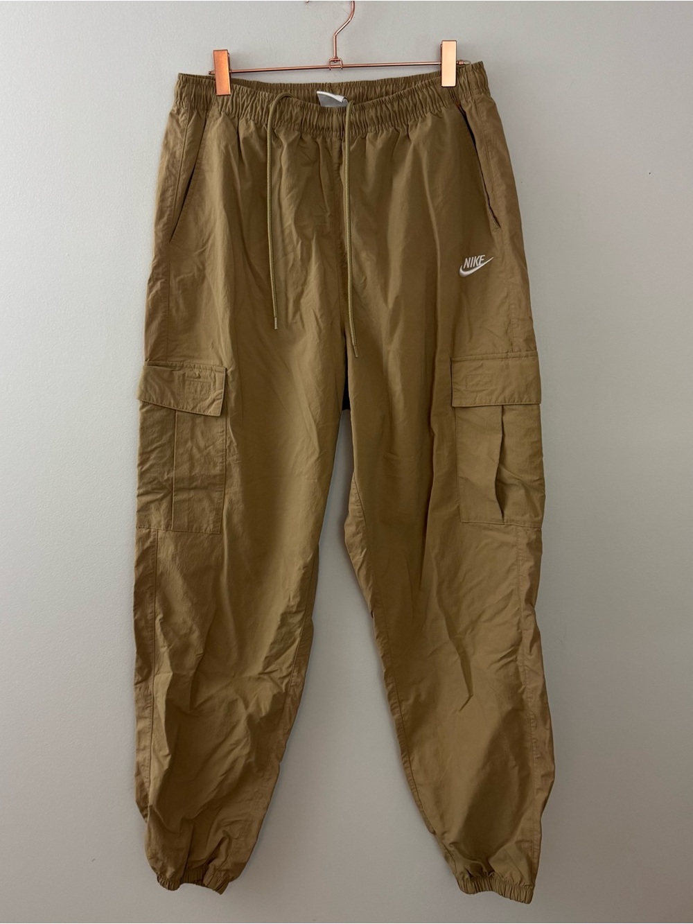 Nike Club Woven Cargo Joggers Women’s Track Pants khaki Size M